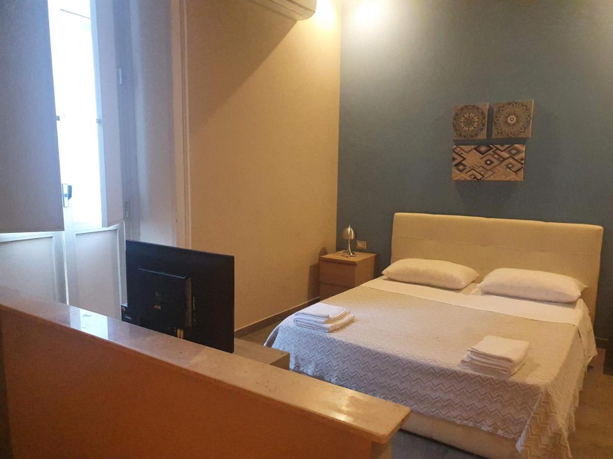 Emyjo Central B&B Napoli Bagian luar foto