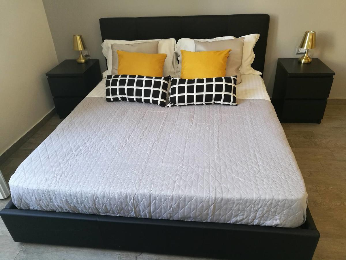 Emyjo Central B&B Napoli Bagian luar foto