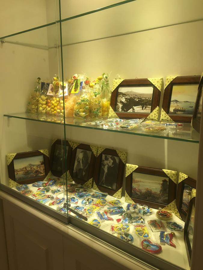 Emyjo Central B&B Napoli Bagian luar foto